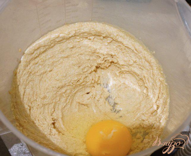 Фото приготовление рецепта: Печенье с базиликом и имбирем шаг №3