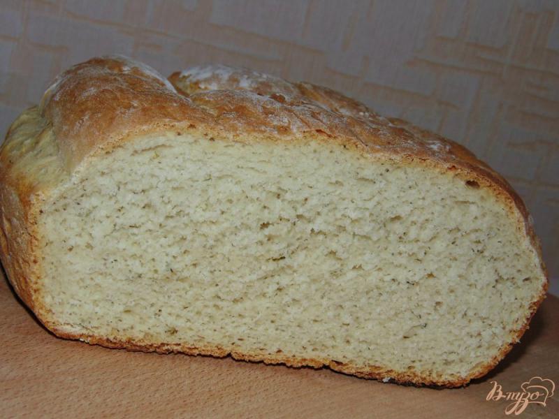 Фото приготовление рецепта: Хлеб белый с укропом в духовке шаг №7
