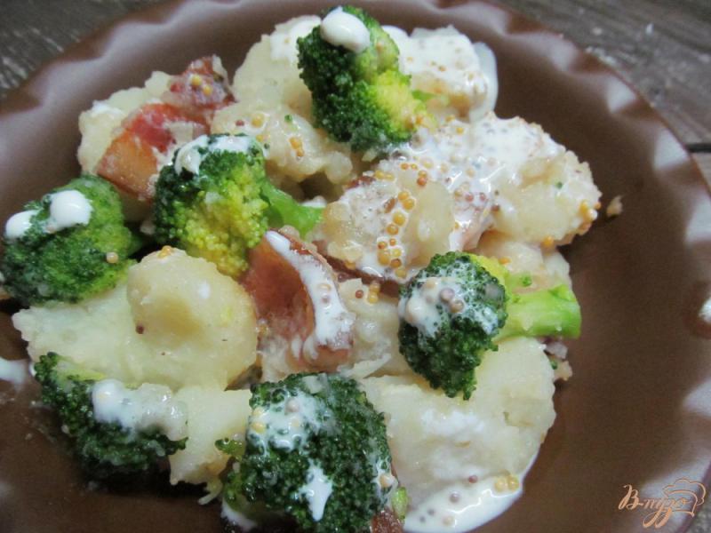 Фото приготовление рецепта: Теплый салат из картофеля с брокколи шаг №7