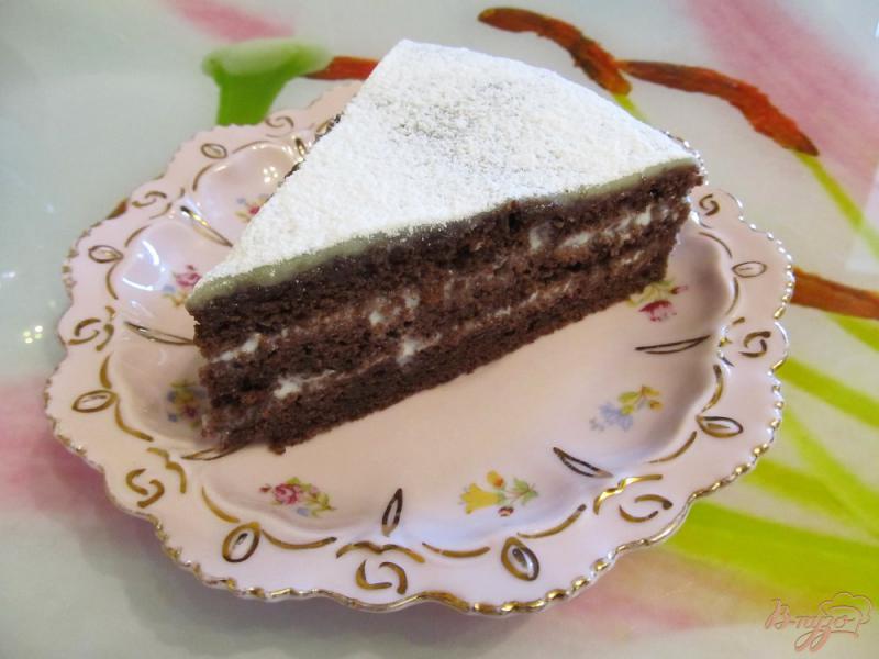 Фото приготовление рецепта: Шоколадный бисквитный торт шаг №20
