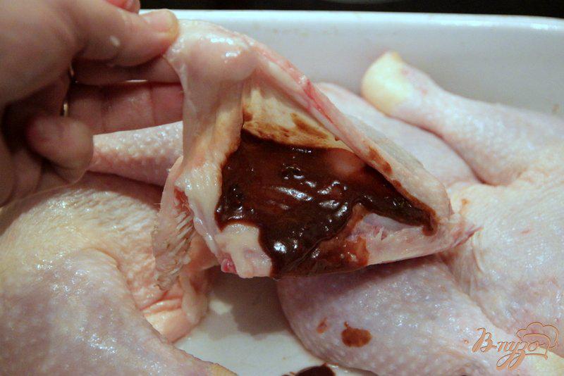 Фото приготовление рецепта: Куриные бедра, запеченные с томатно-бальзамическим маслом шаг №4