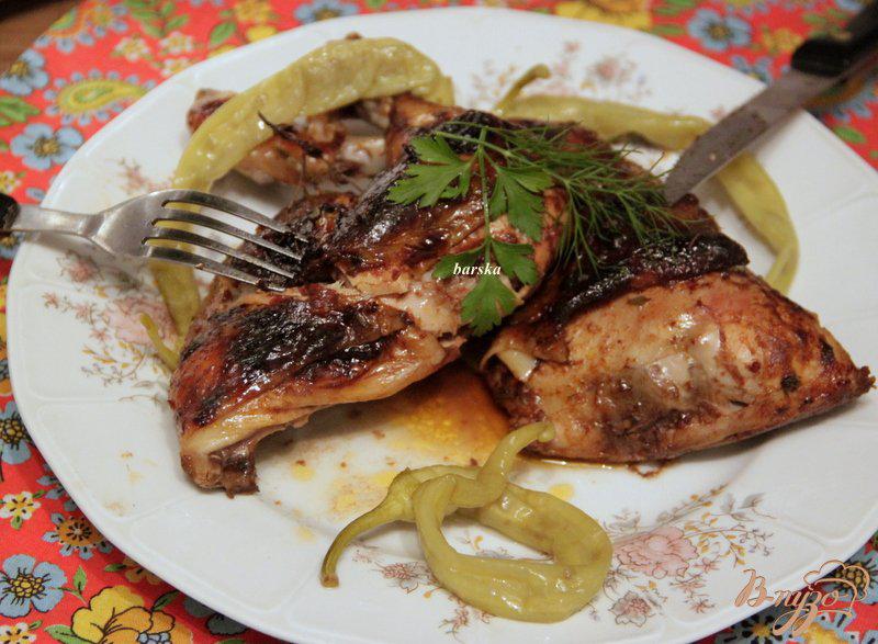 Фото приготовление рецепта: Куриные бедра, запеченные с томатно-бальзамическим маслом шаг №8