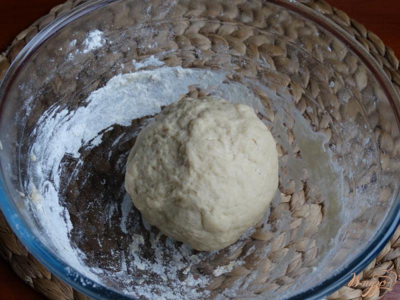 Фото приготовление рецепта: Пирожки жареные с картошкой (на дрожжах) шаг №8