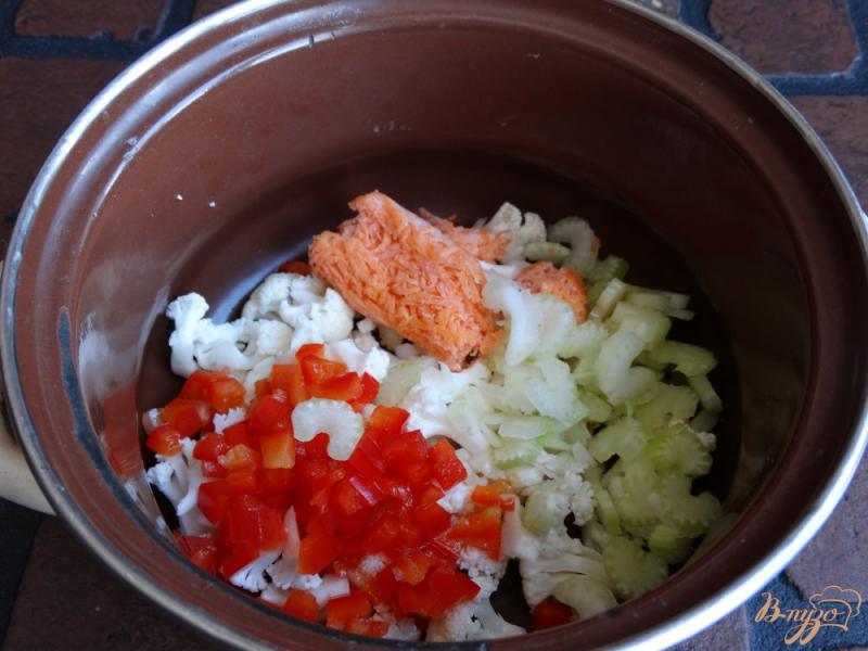 Фото приготовление рецепта: Суп с цветной капустой и сарделькой шаг №5