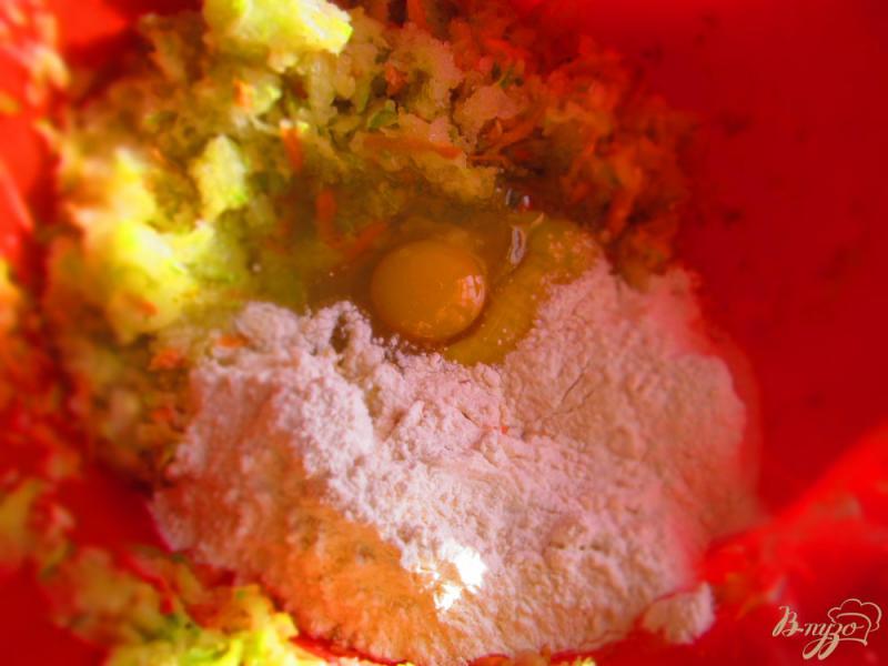 Фото приготовление рецепта: Кабачковый торт из замороженных кабачков шаг №2