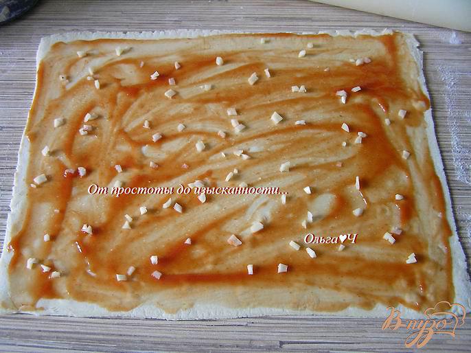 Фото приготовление рецепта: Слоеные булочки с чесноком и петрушкой шаг №1