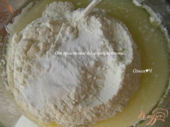 Фото приготовление рецепта: Дынные кексы с кокосовой стружкой шаг №2