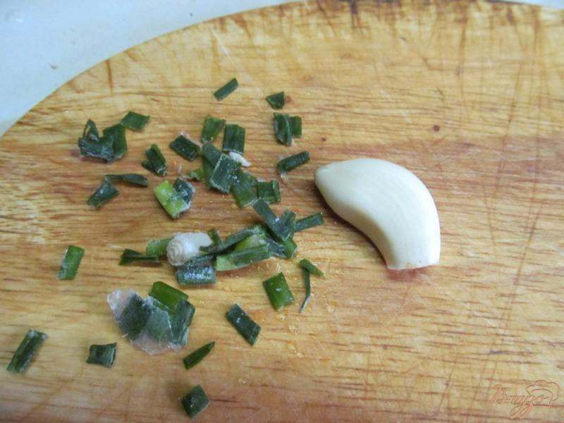 Фото приготовление рецепта: Сливочный суп с цветной капустой и сухариками шаг №4