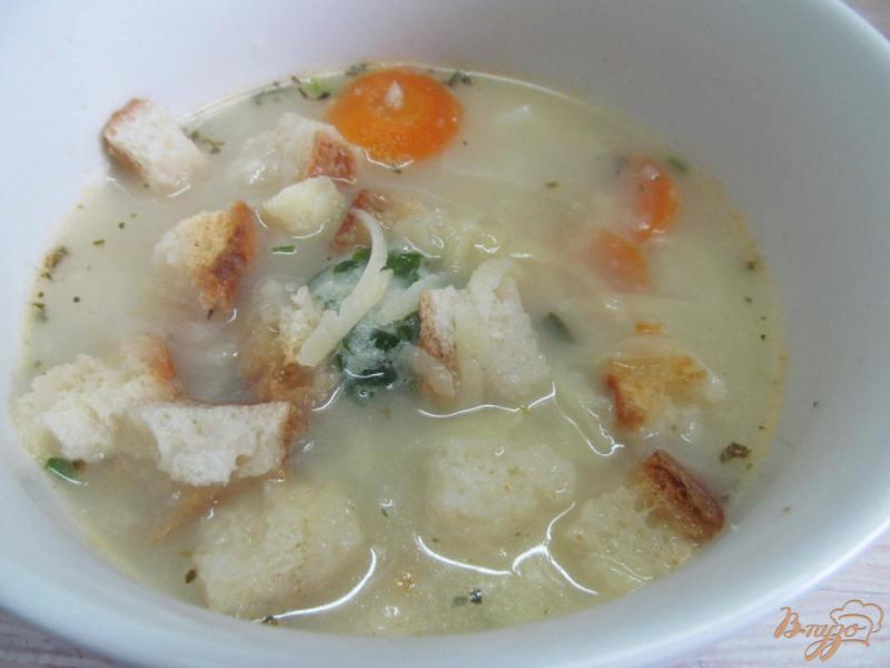 Фото приготовление рецепта: Сливочный суп с цветной капустой и сухариками шаг №9