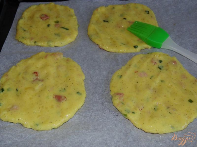 Фото приготовление рецепта: Картофельные лепешки с ветчиной и зеленым луком шаг №5