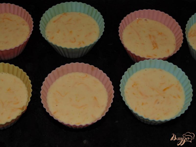 Фото приготовление рецепта: Тыквенные кексы с лимонной цедрой шаг №5