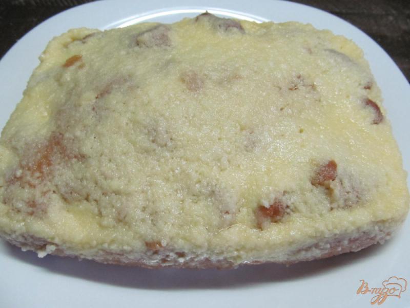 Фото приготовление рецепта: Пирог с яблоком и сухофруктами шаг №8