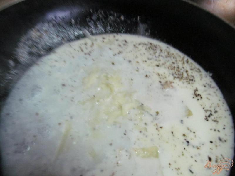 Фото приготовление рецепта: Фарфалле с сыром и горошком шаг №2