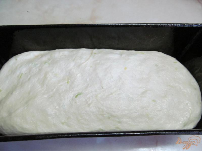 Фото приготовление рецепта: Хлеб с замороженным кабачком шаг №8