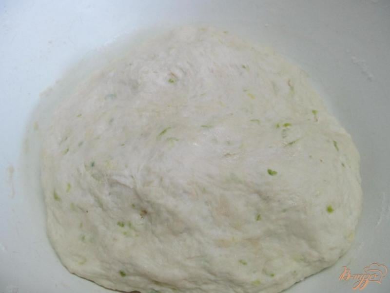 Фото приготовление рецепта: Хлеб с замороженным кабачком шаг №6