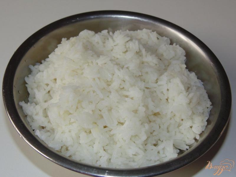 Фото приготовление рецепта: Рис с шампиньонами и соевым соусом шаг №1