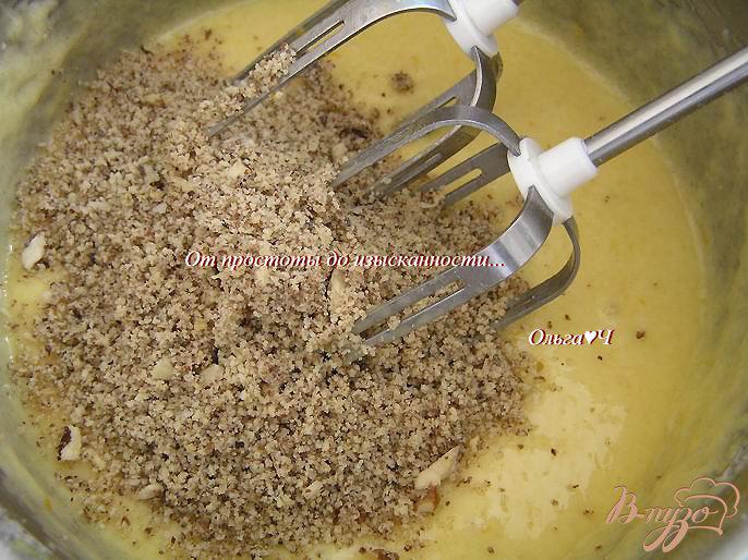 Фото приготовление рецепта: Апельсиновые кексы с грецкими орехами шаг №4