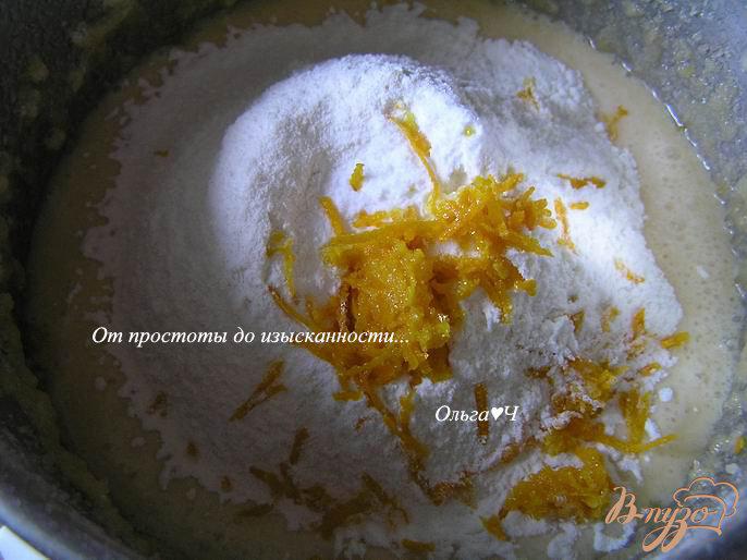 Фото приготовление рецепта: Апельсиновые кексы с грецкими орехами шаг №3