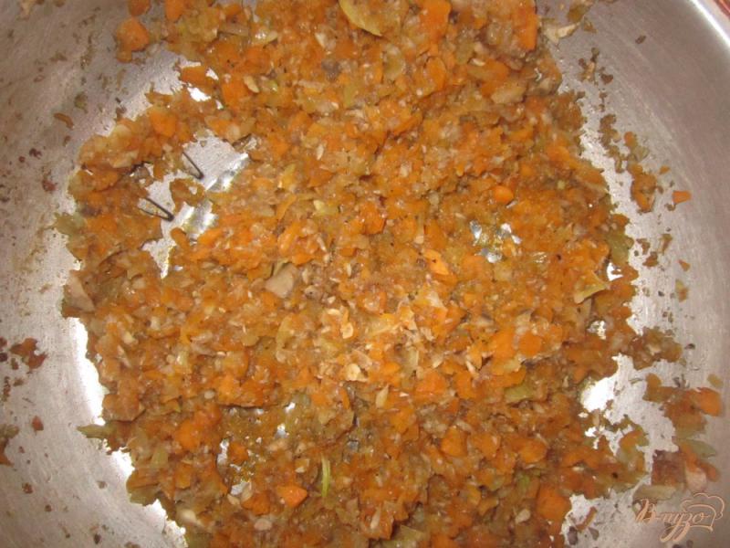 Фото приготовление рецепта: Куриные котлеты с грибами шаг №4