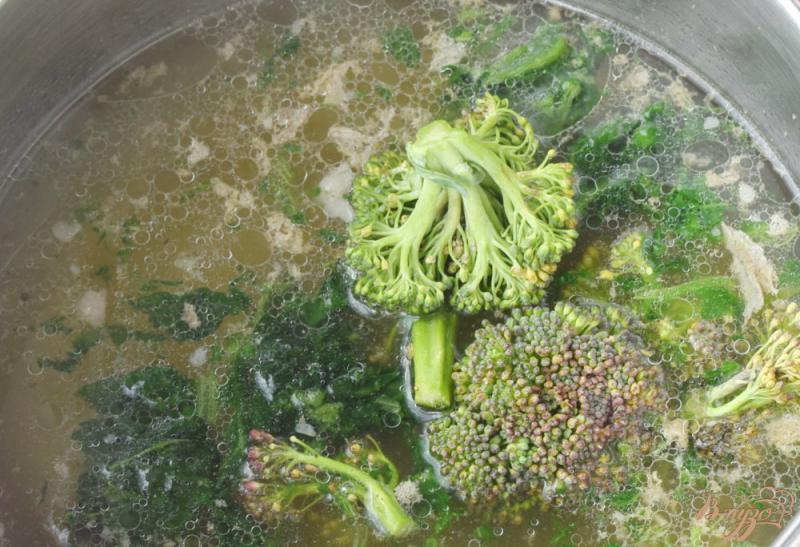 Фото приготовление рецепта: Диетический суп с брокколи шаг №2