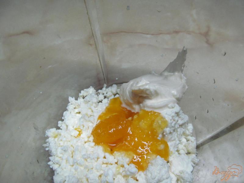 Фото приготовление рецепта: Десерт из апельсина и творога шаг №4