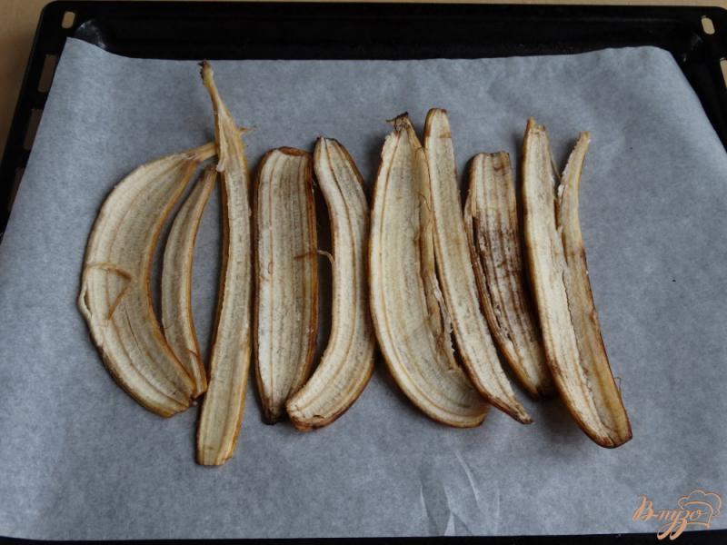 Фото приготовление рецепта: Мясо в банановой кожуре шаг №5
