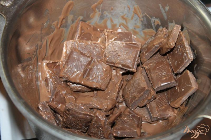 Фото приготовление рецепта: Шоколадный брауни с орехами шаг №2