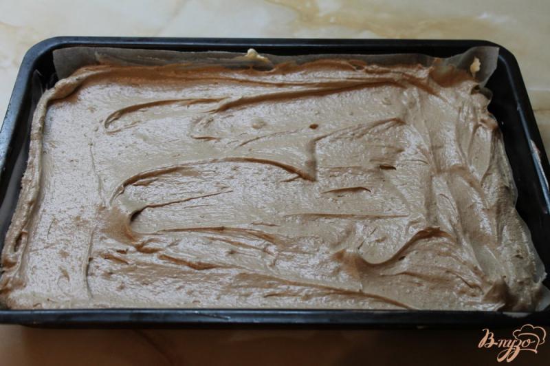 Фото приготовление рецепта: Шоколадный брауни с орехами шаг №9