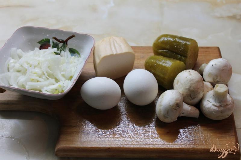Фото приготовление рецепта: Салат со свининой, картофелем и сыром шаг №1
