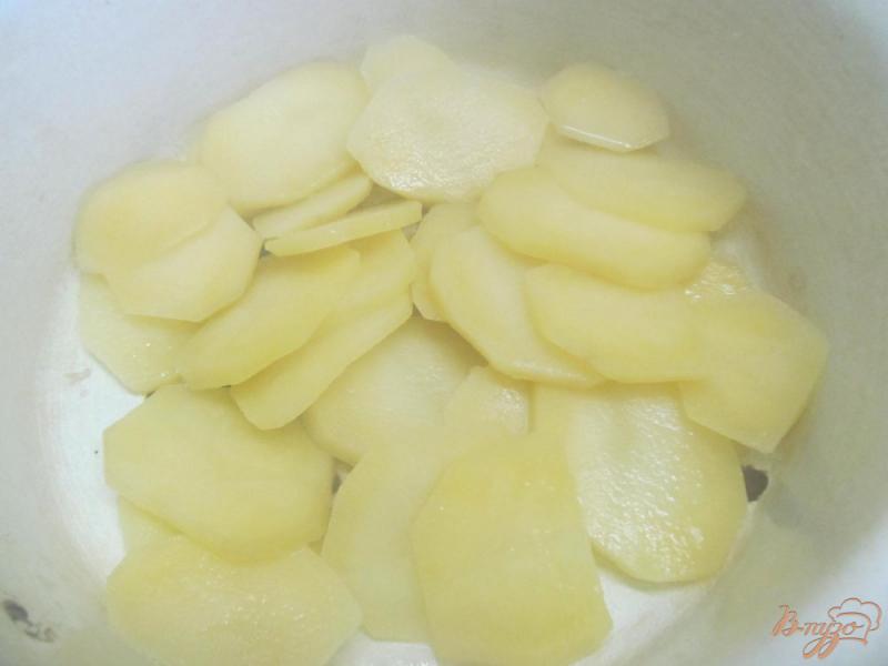 Фото приготовление рецепта: Жаренный картофель по-лионски шаг №2