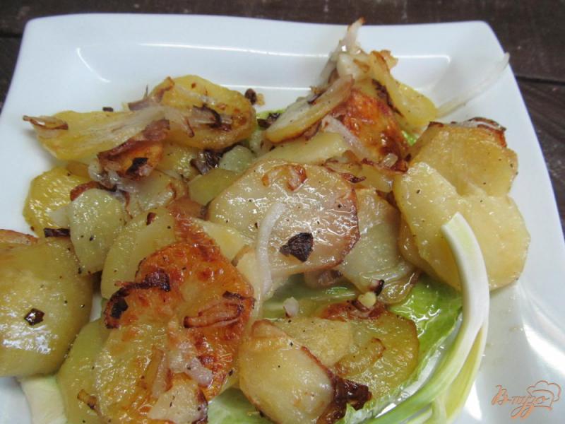 Фото приготовление рецепта: Жаренный картофель по-лионски шаг №7