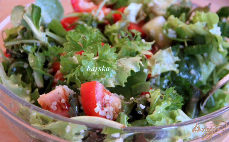 Фото приготовление рецепта: Салат из свежих овощей с булгуром шаг №6