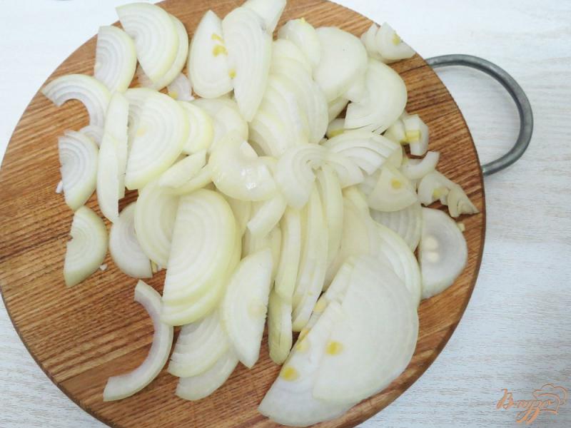 Фото приготовление рецепта: Куриные голени в сметанном соусе со стручковой фасолью шаг №2