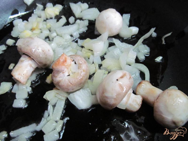 Фото приготовление рецепта: Теплый салат из ветчины с грибами шаг №1
