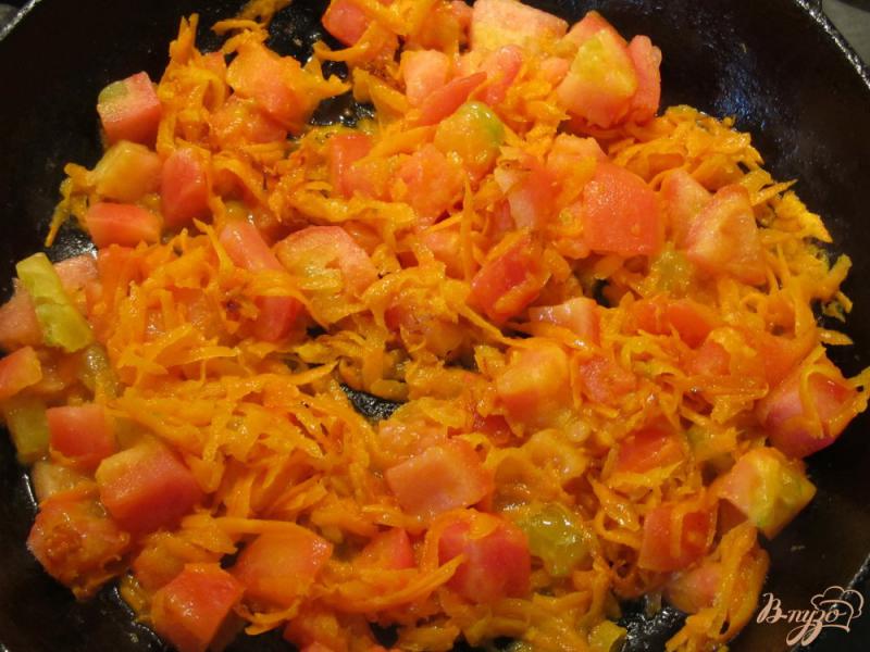 Фото приготовление рецепта: Тушеный картофель со свиными ребрышками шаг №6