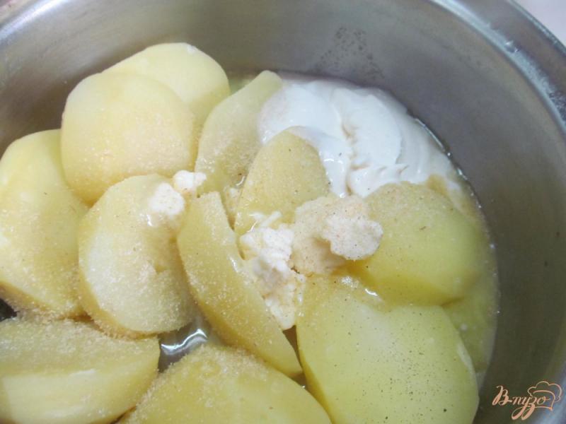 Фото приготовление рецепта: Картофель под сыром шаг №2