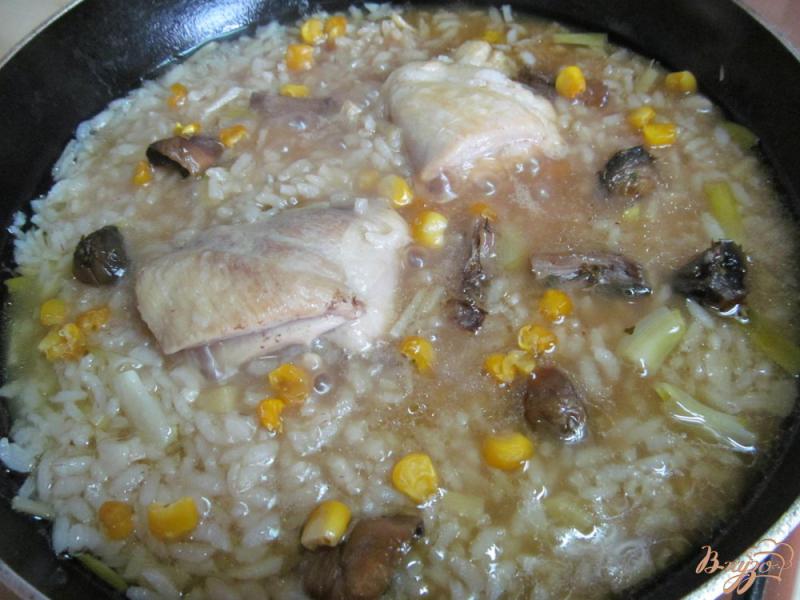 Фото приготовление рецепта: Курица с рисом шаг №6