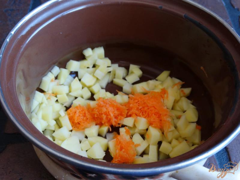 Фото приготовление рецепта: Суп с фрикадельками и сельдереем шаг №1