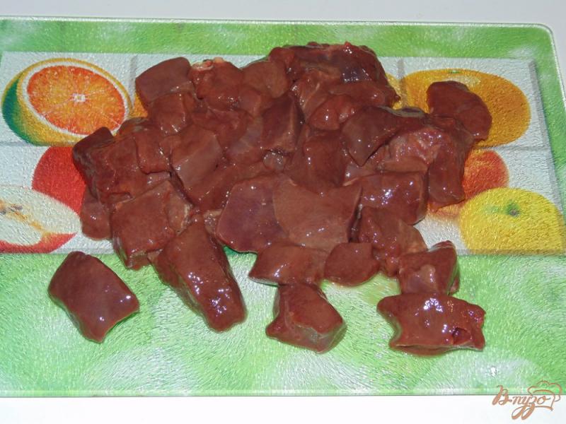 Фото приготовление рецепта: Паста орзо с говяжьей печенью и овощами шаг №2