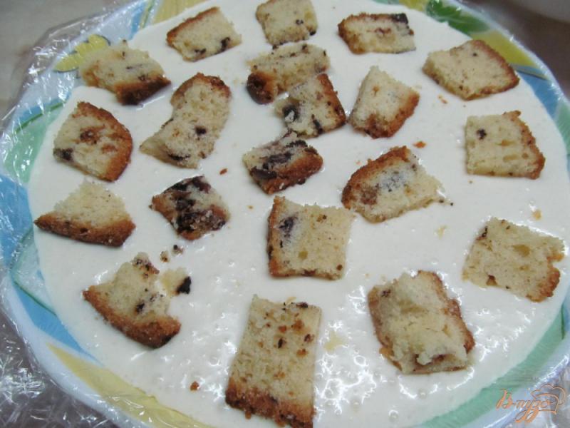 Фото приготовление рецепта: Торт без выпечки с бананом шаг №6