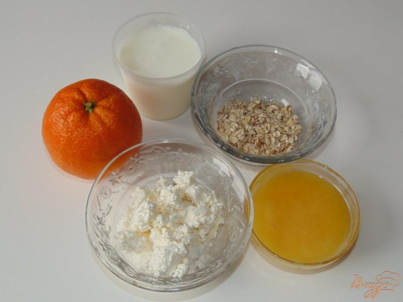 Фото приготовление рецепта: Творожно-апельсиновый десерт с овсяными хлопьями шаг №1