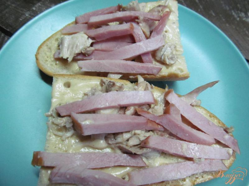 Фото приготовление рецепта: Бутерброды с ветчиной и куриным мясом шаг №5
