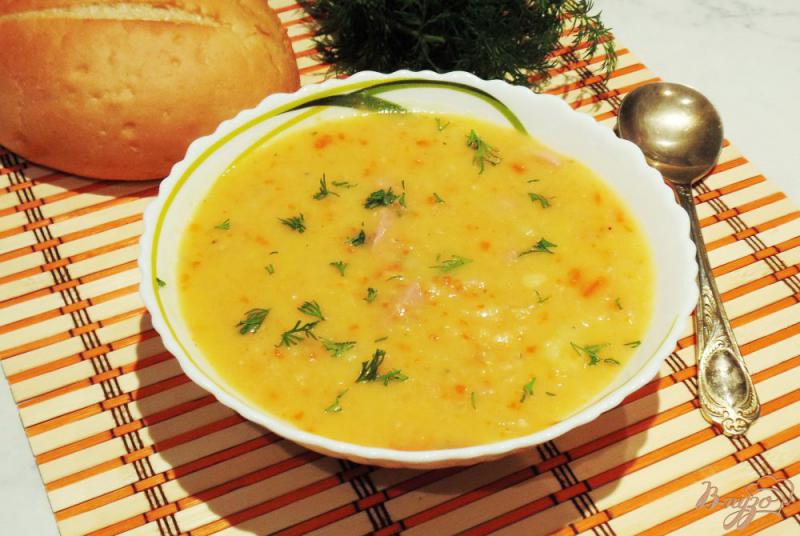 Фото приготовление рецепта: Гороховый суп с красной чечевицей шаг №10