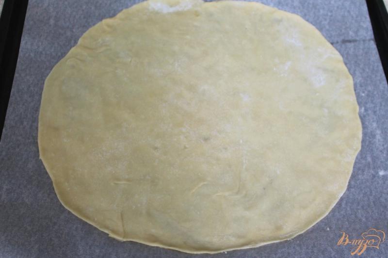 Фото приготовление рецепта: Тесто для тонкой пиццы без дрожжей шаг №6