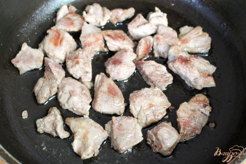 Фото приготовление рецепта: Жаркое из свинины с болгарским перцем и картофелем шаг №1