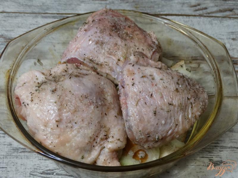 Фото приготовление рецепта: Курица запеченная с хлебом шаг №5