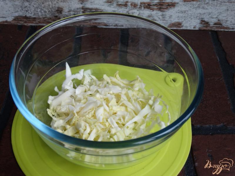 Фото приготовление рецепта: Салат с сельдереем и яйцом шаг №1
