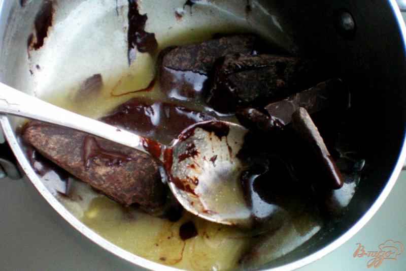 Фото приготовление рецепта: Шоколадные конфеты с грецким орехом шаг №2