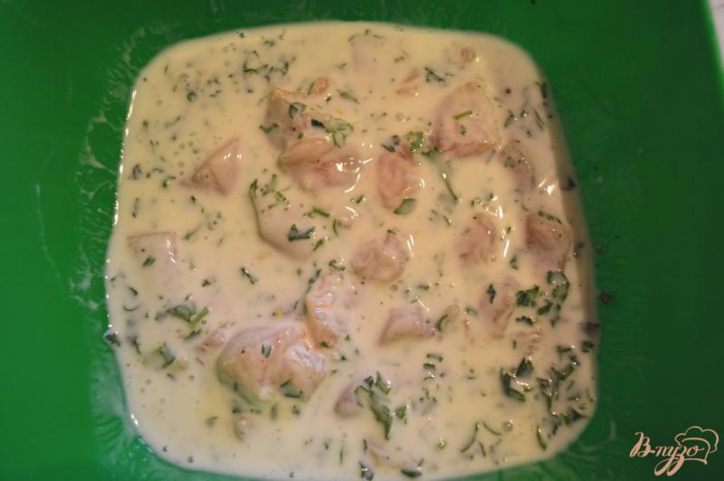 Фото приготовление рецепта: Низкокалорийная курица в кефирном соусе шаг №4