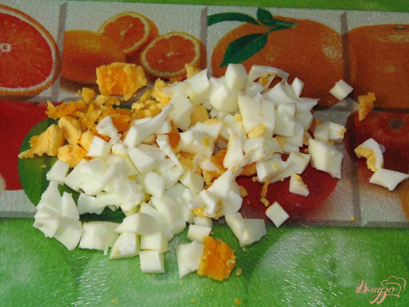 Фото приготовление рецепта: Салат из пекинской капусты с куриными желудочками шаг №2